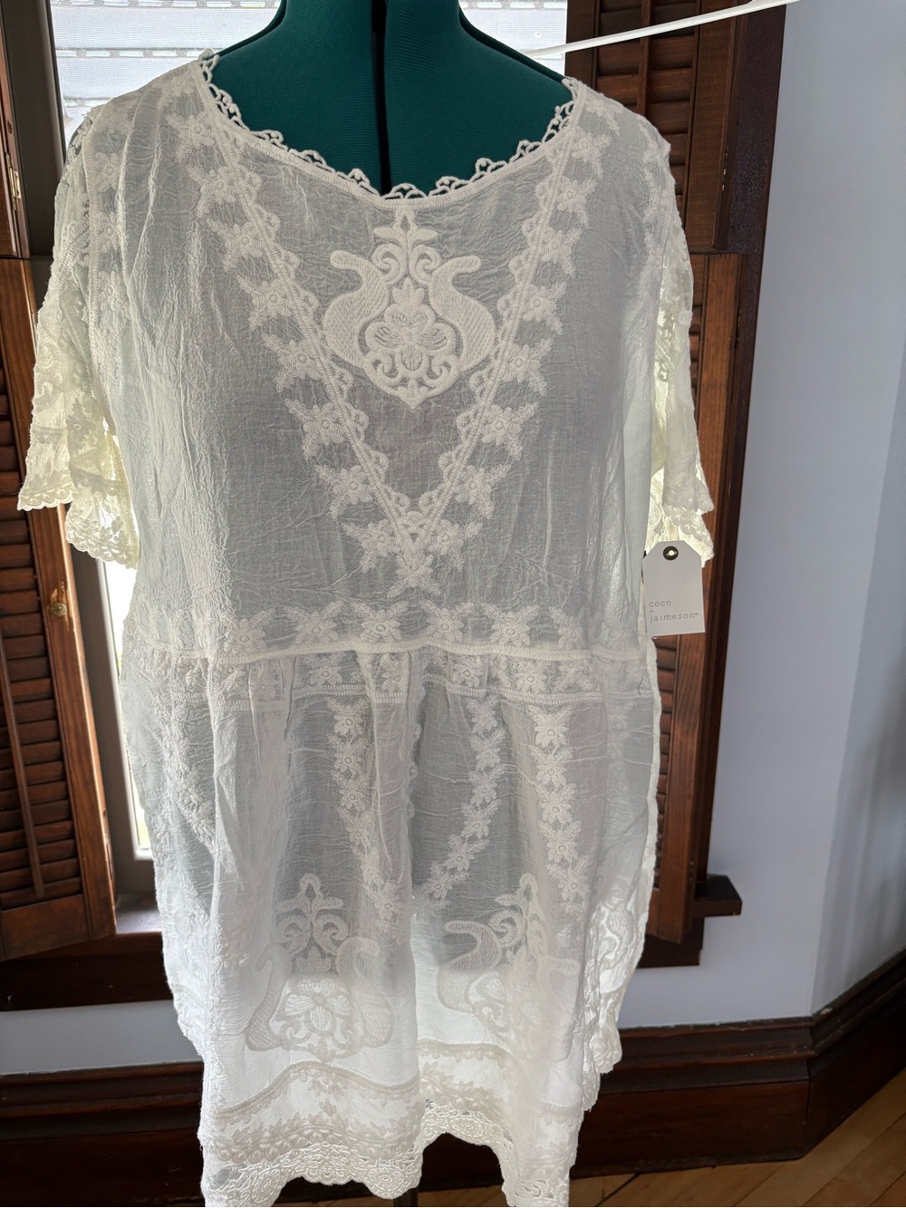 Women's White Lace Mini Dress - Elegant Boho Style